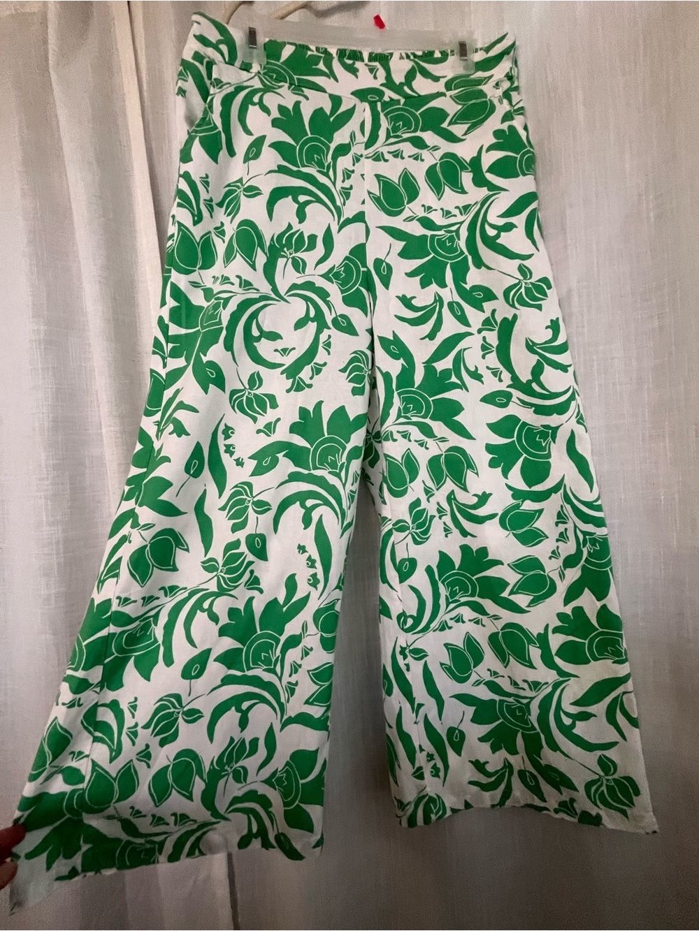 wide legs cropped linen blend pants.green paisley on white L - Picture 2 of 9